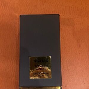 Tom Ford Tobacco Vanille Perfume in Black and Gold